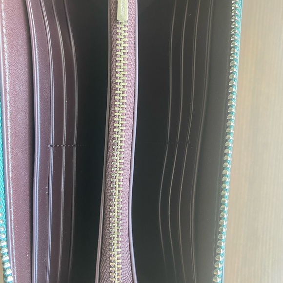 NWOT Coach Accordion Zip Wallet Wristlet Pebbled Leather in Dark Pine Green - Picture 3 of 6